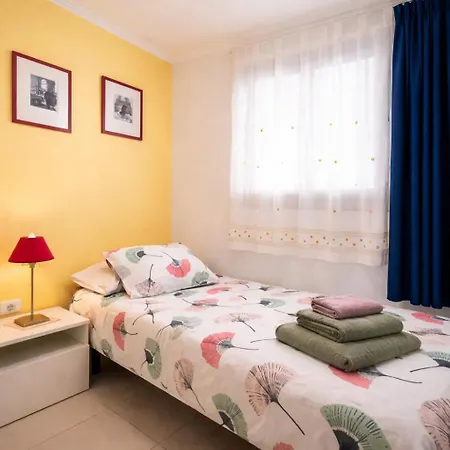 Tenerife South Apartment, 3 Pools, Sea View, Near Cristianos Daire